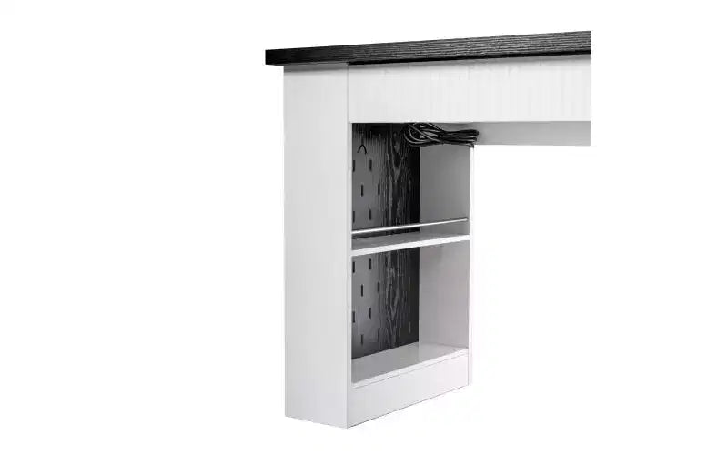 Bureau d'ordinateur moderne de 55 pouces avec meuble de rangement et tiroirs, prises de courant, panneau perforé, étagères intégrées et tablette de clavier, blanc